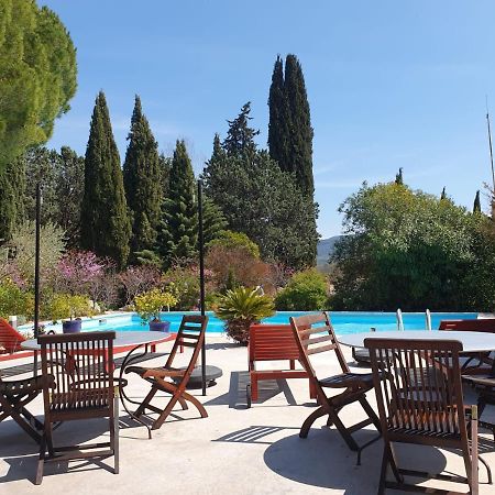 Au Mas Saint Pierre Hotel Pignans Kültér fotó