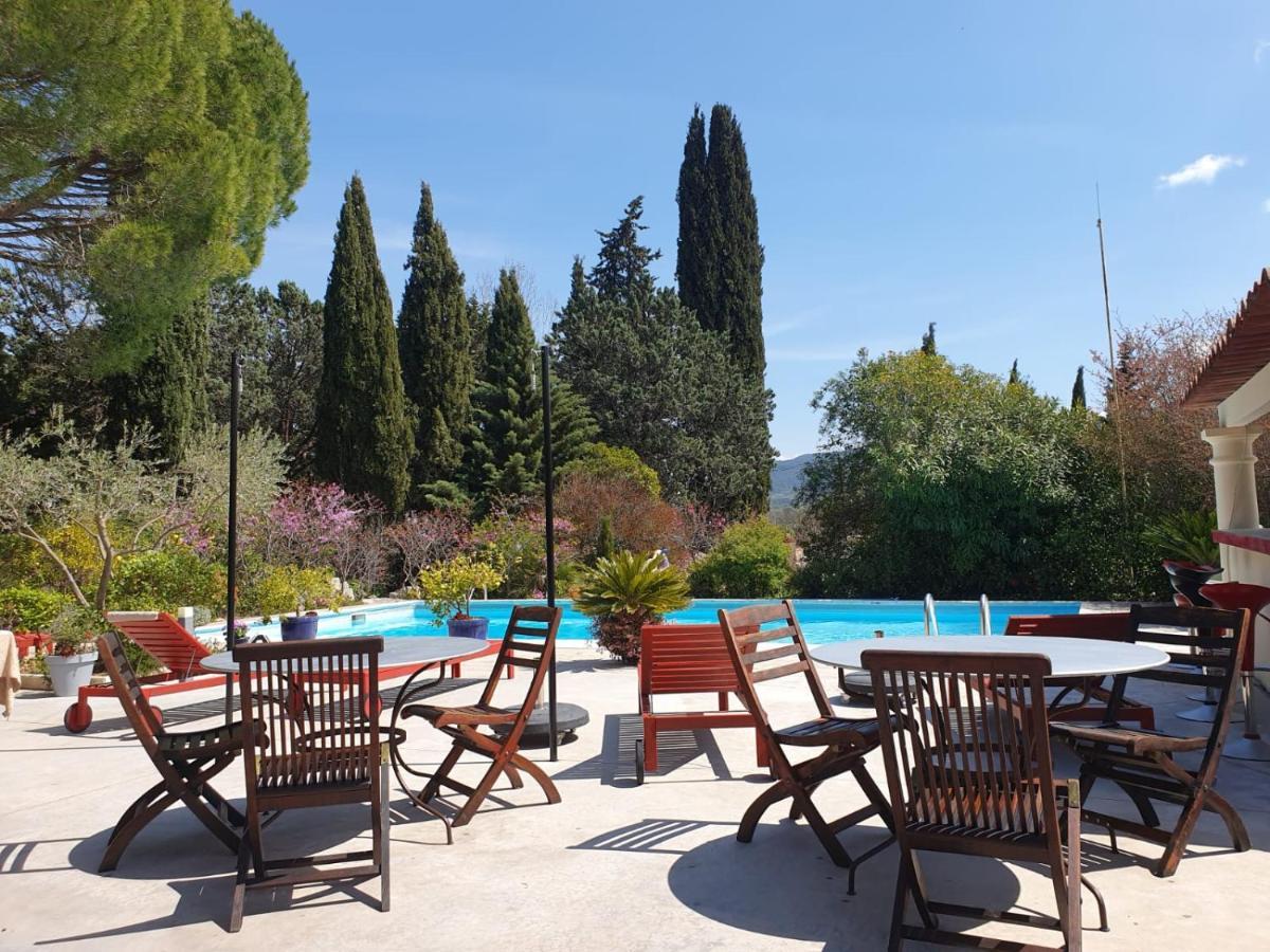 Au Mas Saint Pierre Hotel Pignans Kültér fotó