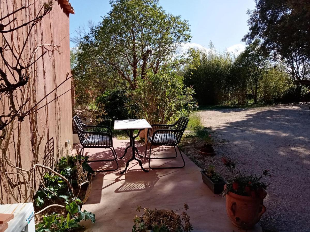 Au Mas Saint Pierre Hotel Pignans Kültér fotó